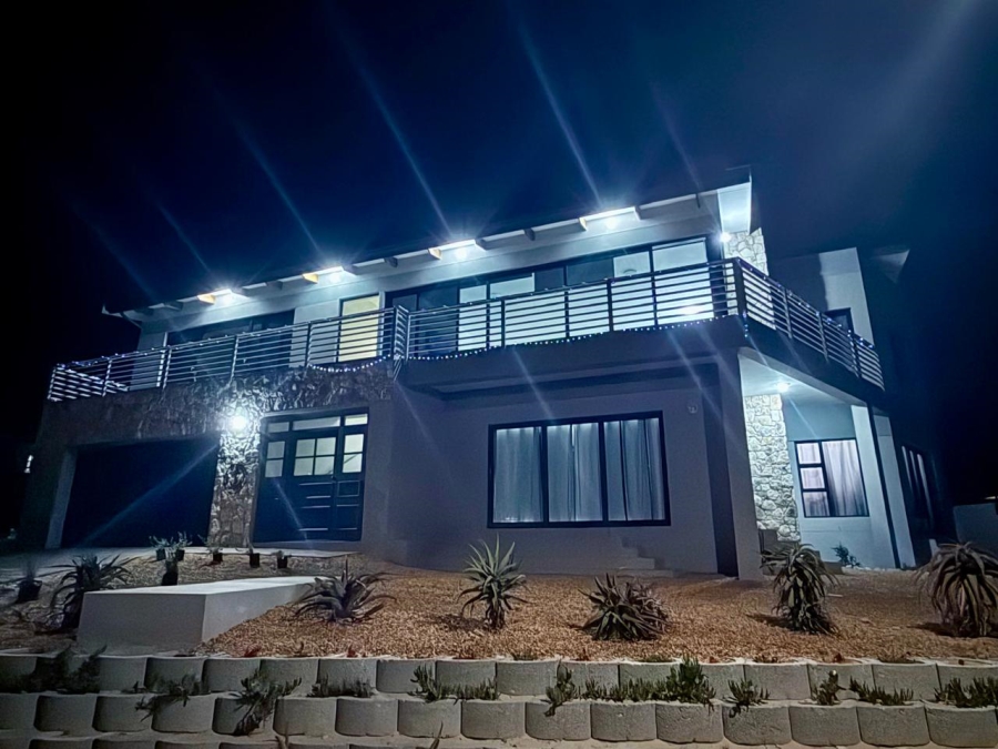 5 Bedroom Property for Sale in Stilbaai Oos Western Cape